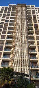 نمای کرتین وال یا ترمال بریک؟ بررسی تفاوت در نصب، ظاهر و عملکرد