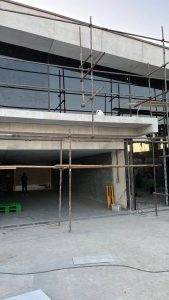 نمای کرتین وال یا ترمال بریک؟ بررسی کامل مزایا و محدودیت‌های هر سیستم