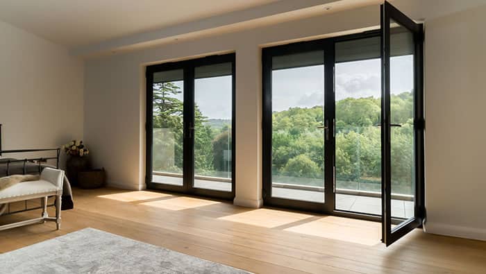 چرا نمای آلومینیومی بهترین انتخاب برای ساختمان‌های بلند است؟