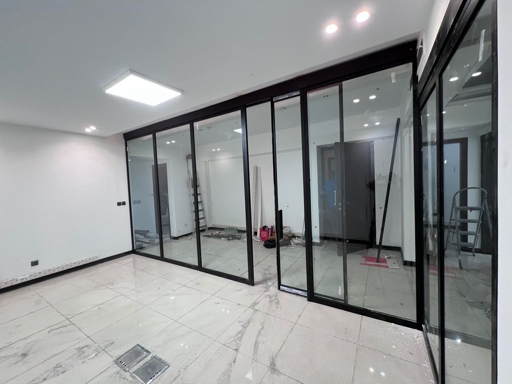 نمای شیشه‌ای کرتین وال با کیفیت