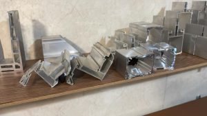 تفاوت فریم لس بازشو و ثابت در کرتین وال