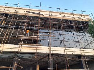 مقایسه ظاهری کرتین‌وال با فریم‌لس