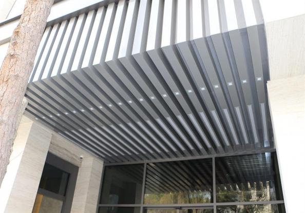 لوور آلومینیومی طرح چوب نما