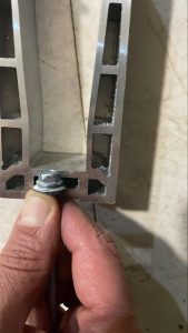 هندریل آلومینیومی طرح‌دار: ترکیب زیبایی و ایمنی